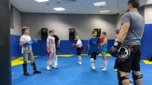 Тренировка по тайскому боксу - детская группа