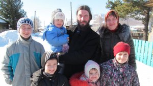 Многодетная семья в Саяногорске без света и дороги