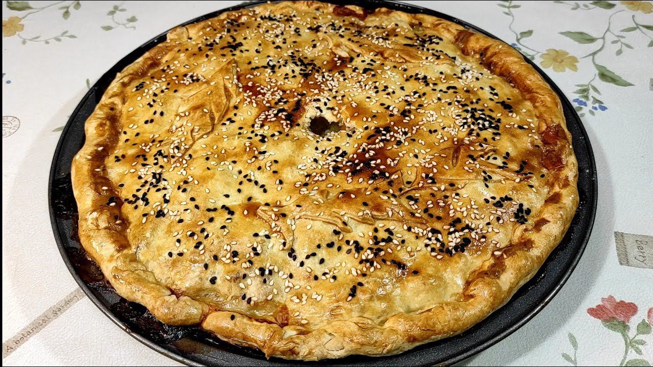Пирог из слоёного теста с мясом и картошкой. Красиво и очень вкусно! смотреть онлайн
