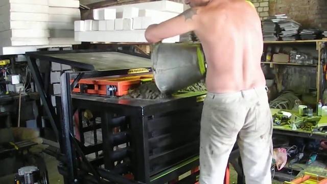 Вибростанок для производства теплоблоков. смотреть онлайн