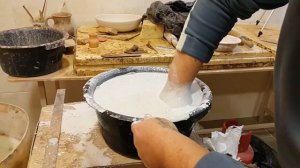 Как замешать гипс?