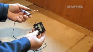 Измеряем количество обротов двигателя  бесконтактным тахометром.