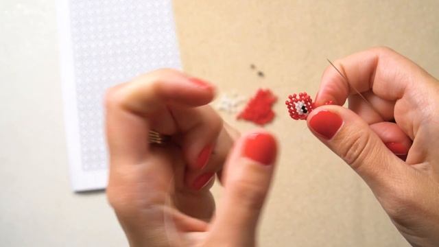 Как сделать смайлик сердце из бисера смотреть онлайн