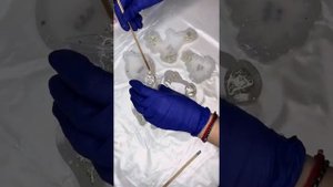 Ёлочные украшения из эпоксидной смолы. Resin Art. Заливаем ёлочные игрушки.