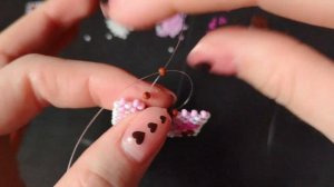 Фигурка карта уно из бисера в технике крестик