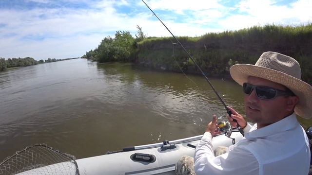 Судак & Щука .Поиск и ловля-2 часть. Поклёвки крупным планом. смотреть онлайн