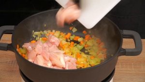Вкуснейшее овощное рагу рагу с курицей и грибами