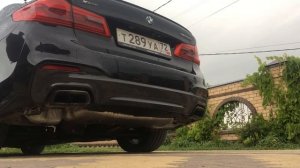 Запуск зверя BMW m550i, холодный старт BMW 550I с утра, звук выхлопа