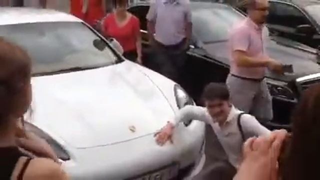 Стоянка мерседесов возле Лужников Спецбизнес день ЛР смотреть онлайн