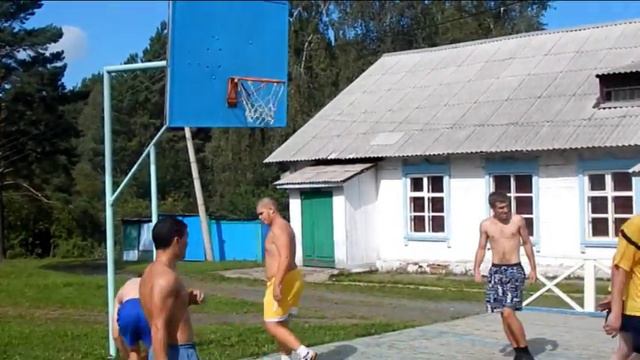 Зарядка с назаровскими стражами порядка прошла в лагере Спутник смотреть онлайн