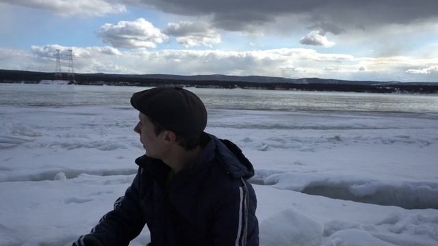 Рыбалка на хариуса по забереге. Первый пойманный хариус в этом году. смотреть онлайн