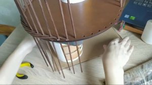 Фанерное донышко оплетаем валиком из газетных трубочек и Отвечаю на ваши вопросы