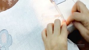 Как подшить полотенце. Новогодний сувенир своими руками. Рукоделие для детей.