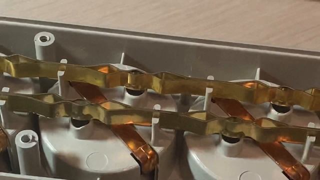Разборка удлинителя для изучения его внутреннего устройства смотреть онлайн