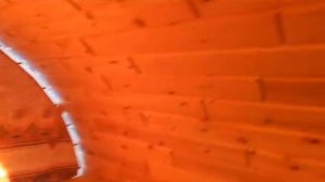 Баня бочка с панорамным окном на крыше. Бассейн.