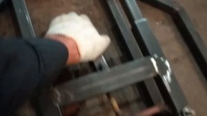 Сделал салазки для авто кресла из метпрофиля своими руками