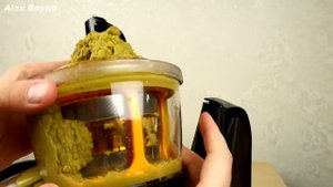 Что если выжать сок из Горошка, Фасоли и Маринованных помидоров! Бедная соковыжималка!