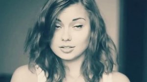 Мимика лица красивой  девушки.