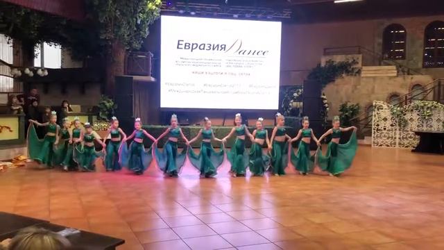 Мирабель. Группа "Ясмин". Шоу-номер "Царевны" смотреть онлайн