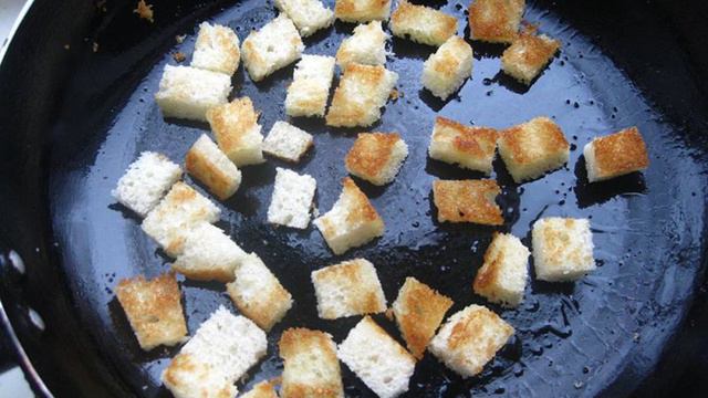 Салат Цезарь с курицей
