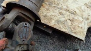 кардан газ 66. да и вобще такое у любого кардана случается.