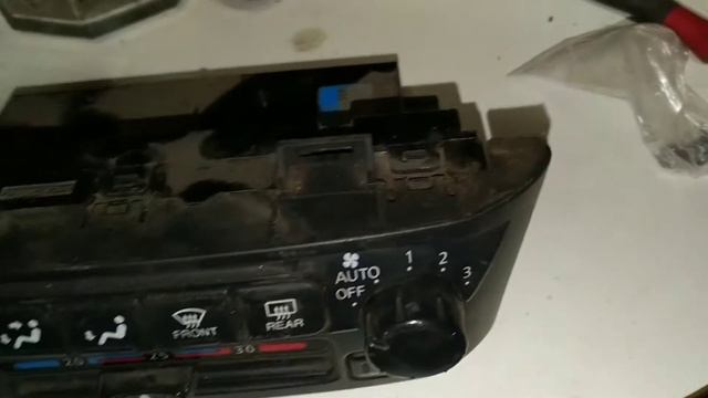 Nissan Wingroad Y11 разбираю центральную консоль смотреть онлайн