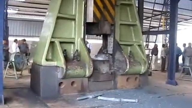Электро-гидравлический кузнечный штамповочный молот с массой падающих частей 6 тонн