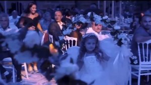 Танец с крыльями ангела на свадьбе. Dance of little angels with wings at the wedding.
