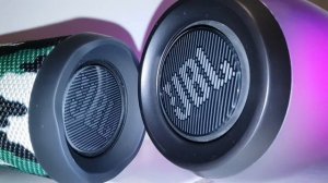 JBL Flip 4 vs. JBL Pulse 3 BASS TEST *100% Volume* [JBL Connect+] S9+ Camera (Perfect Focus)