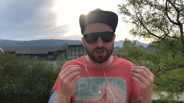 Что будет если забыть консоль в аэропорту? Забыл свою PS4, куда бежать что делать я? смотреть онлайн