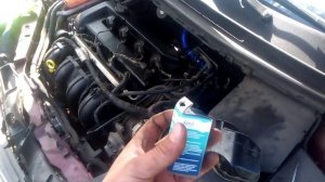 Ford Focus 2 ( форд фокус 2 ) замена ламп ближнего и дальнего света . как снять фару .