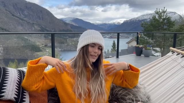 Knitting traditions Ep 46- colorful knits for spring and a giveaway💕 смотреть онлайн