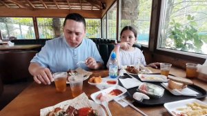 КАКИМ МЯСОМ ОБЕДАЕМ В ЗООПАРКЕ?