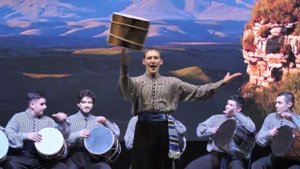 клип Казбек (75 лет) с юбилейного концерта, руководитель - Гурам Цитаишвили
