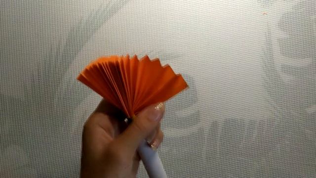 DIY на лето/Веер из бумаги/ Вер с эффектом фокуса/МК поделка своими руками/ смотреть онлайн