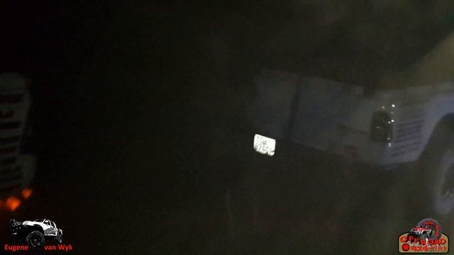 Tug of War - Mitsubishi COLT L200 Lexus 3uz 4.3 vs Mitsubishi COLT L200 3.2 4m41