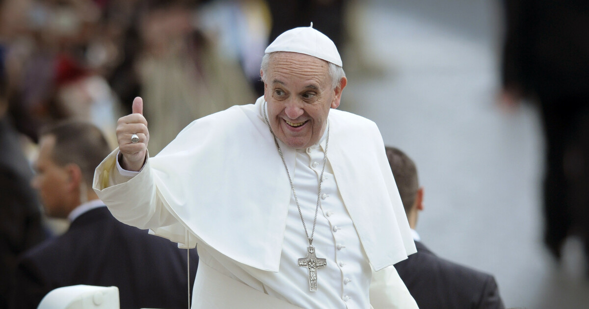 Папа римский поднять белый флаг. Папа Франциск. Папа Франциск 666 храм. Ватикан папа Римский. Папа Римский Франциск рептилоид.