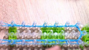 ПЛЕТЕНИЕ ИЗ РЕЗИНОК НА СТАНКЕ  ДЛЯ НАЧИНАЮЩИХ ПЛЕТЕМ КОНФЕТУ - СЮРПРИЗ  Rainbow loom