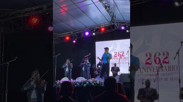 Primer actor Sergio Acosta cantando con mariachi #ImperialAzteca en la Chona Jalisco смотреть онлайн