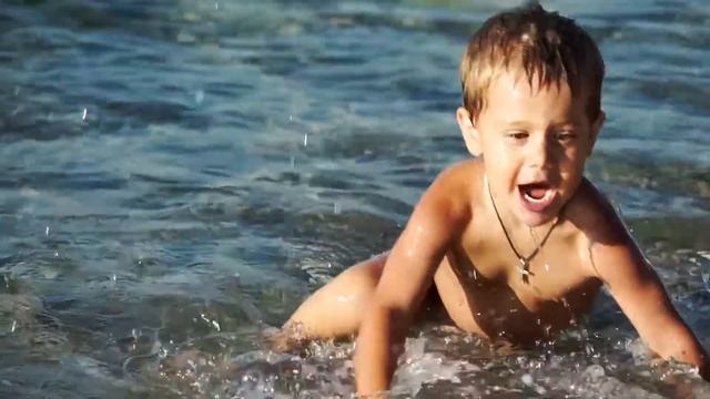 Пляж в Севастополе, парк-отель "Песочная Бухта", Крым смотреть онлайн