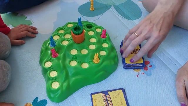 Обзор настольной игры "Ушастые гонки"