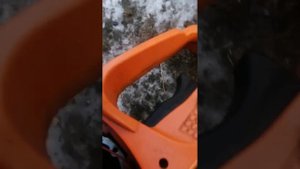 Как открутить шуруп с сорванной крестовиной. Подпишись друг