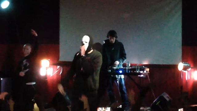 The Chemodan Clan - запах урбана (Live) смотреть онлайн