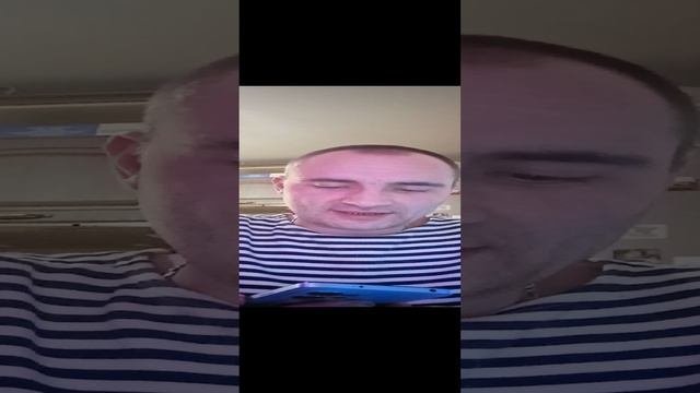 Смахнул крошку с телефона #шутка #юмор #прикол #смех #забава #анекдот #телефон #крошка