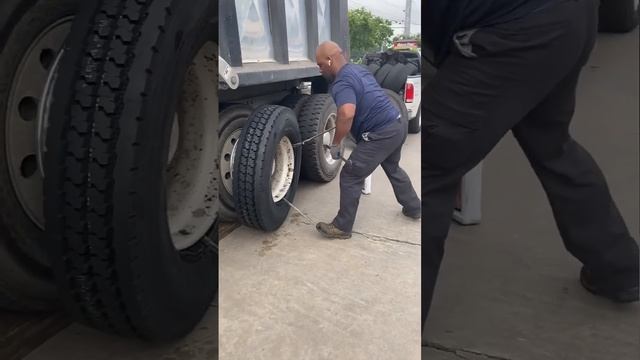 World’s fastest tire changer