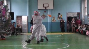 Новогодний утренник 2014 ОСШ № 42 г. Донецка: Танец лошади