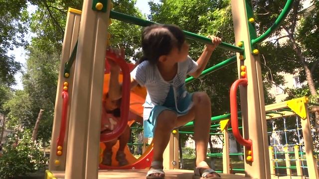 Детская площадка в Комсомольском районе смотреть онлайн