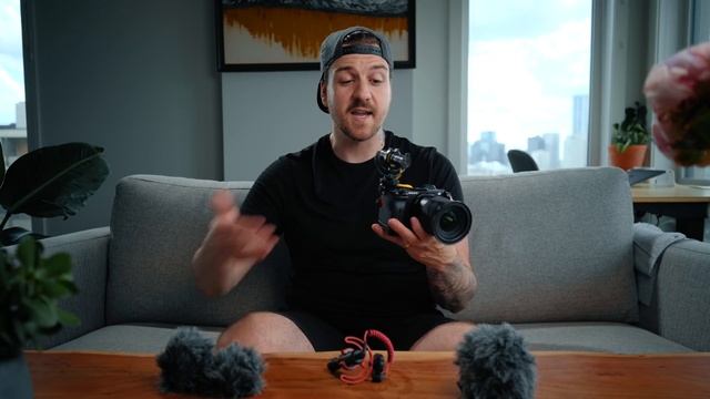 Rode Videomicro vs Deity D4 DUO // On Camera Microphone Review смотреть онлайн