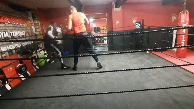 Oneface Mapacha - TEACHING BOXING AND FITNESS TRAINING AT LUDUS MAGNUS 24 HOURS GYM смотреть онлайн