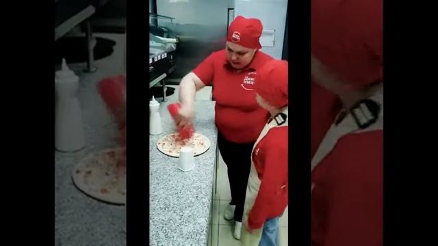 Пицца в Донна Пицца вкуснее чем у мамы смотреть онлайн